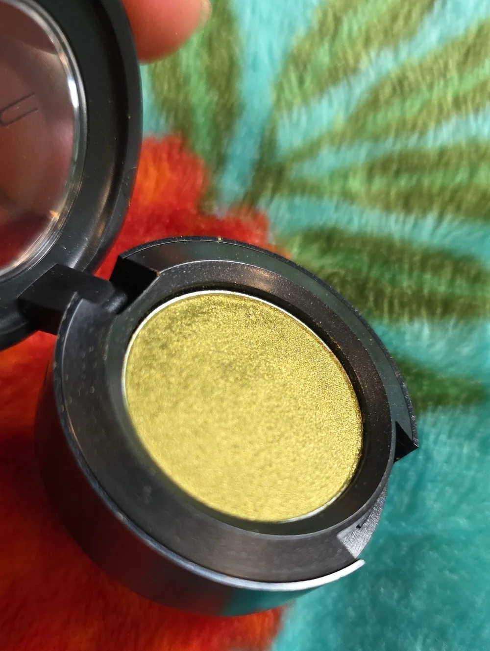 Mac Lucky Green Veluxe Pearl Eyeshadow